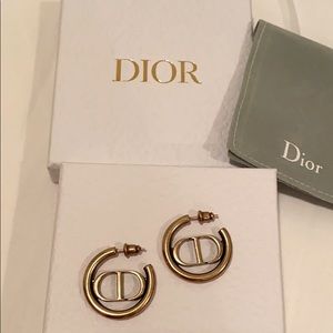 Dior Montaigne 30 Earrings Hoop Antique Gold Round